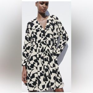 Zara v-neck long sleeve dress. Size small.